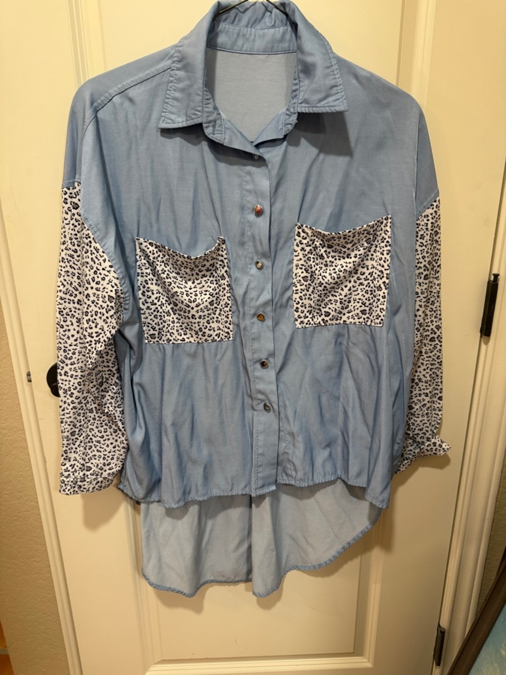 SHEIN Light Blue Button-Up Shirt with White and Navy Leopard Pockets